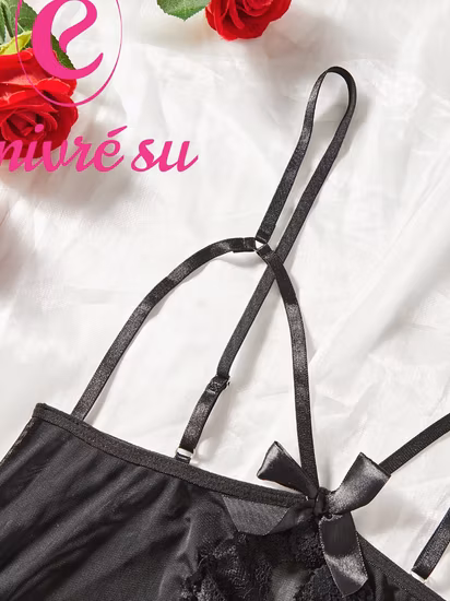 Lingerie sexy delle donne della biancheria intima del pizzo del ricamo della biancheria intima delle donne di nuovo stile quattro pezzi
